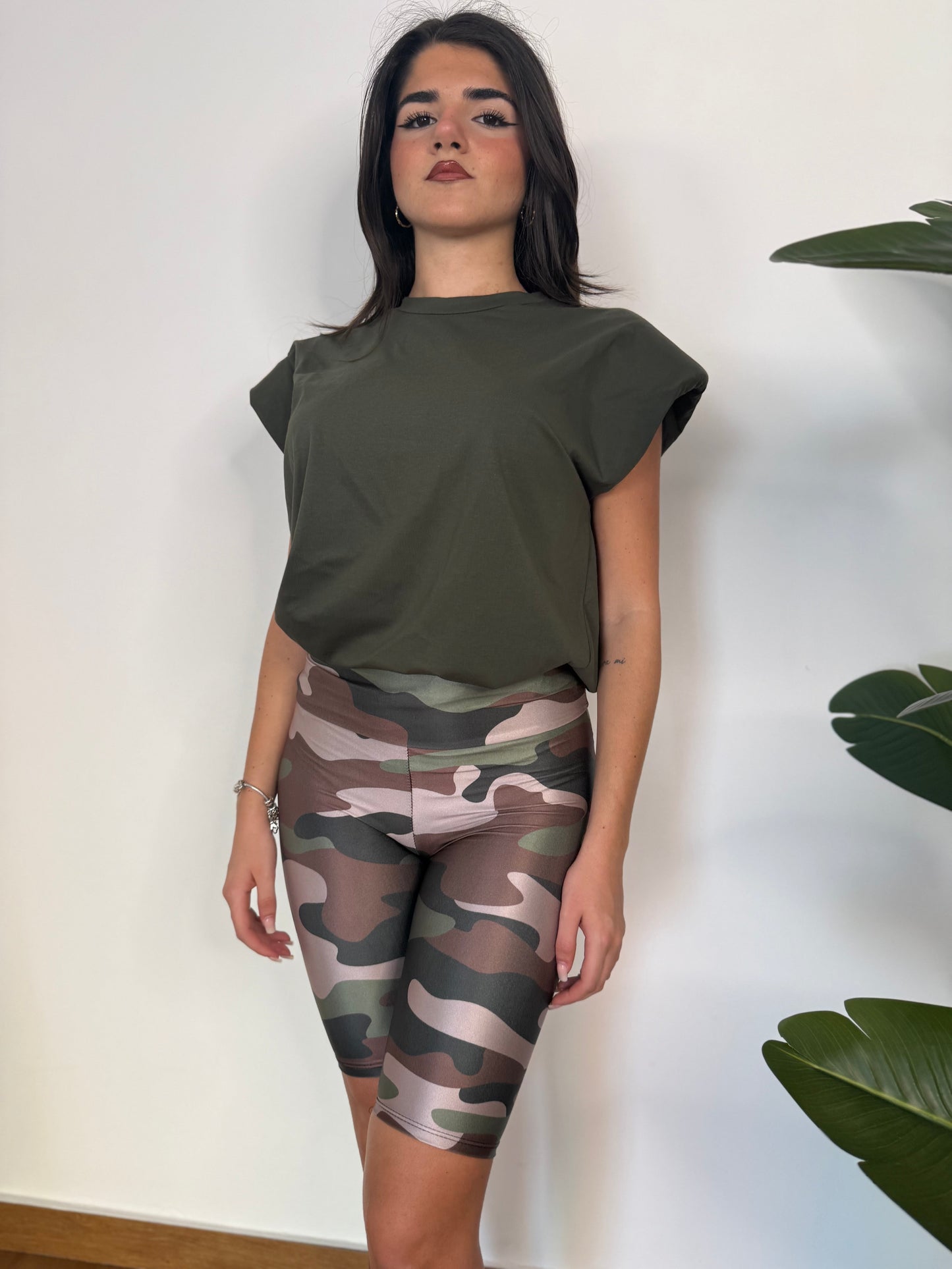 T-shirt  over con spalline