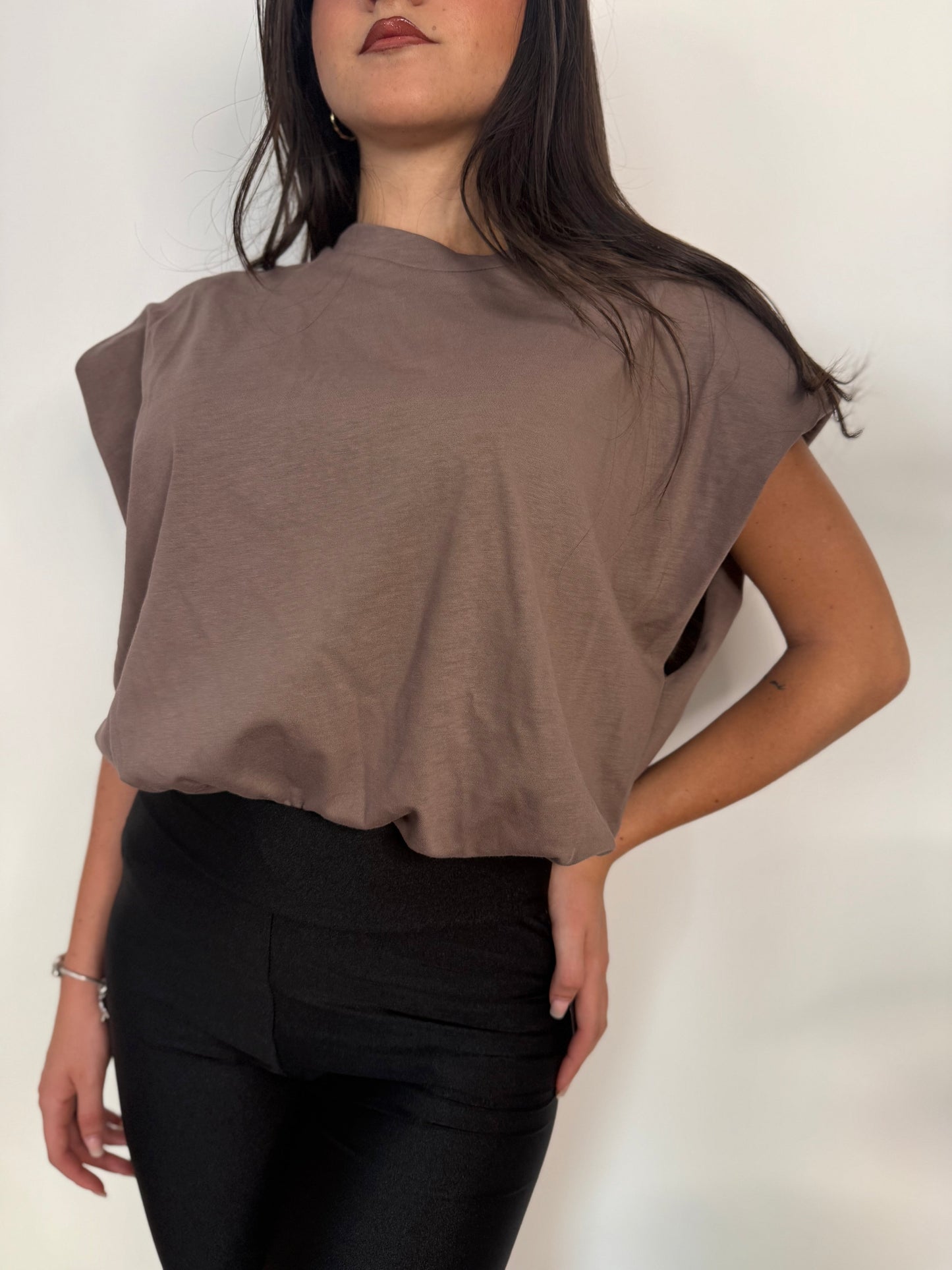 T-shirt  over con spalline